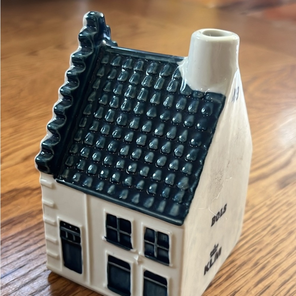KLM Delft House #49 - Picture 2 of 6